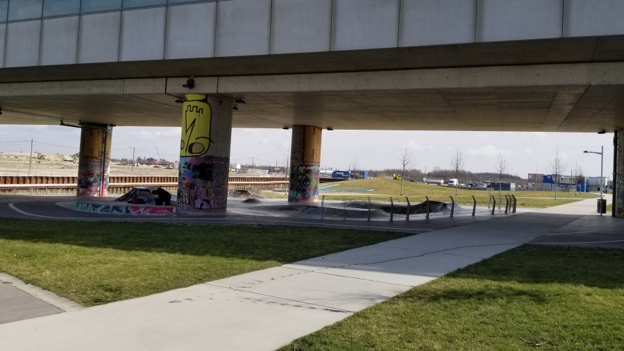 A skate park under the subway track into Aspern.